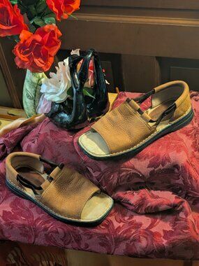 Montego Bay Club Sandal -Womens - 7 1/2 - Leather collection -Casual wear